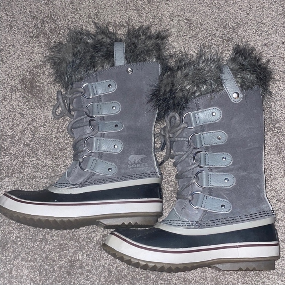 Sorel Women's Black and Gray Winter Boots